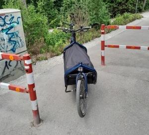 MunichWaysCargo_Lastenrad-Umlaufgitter Lastenrad zwischen Umlaufgitter