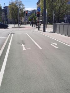 breiter grüner Radweb Altstadt-Radlring Sendlinger-Tor-Platz