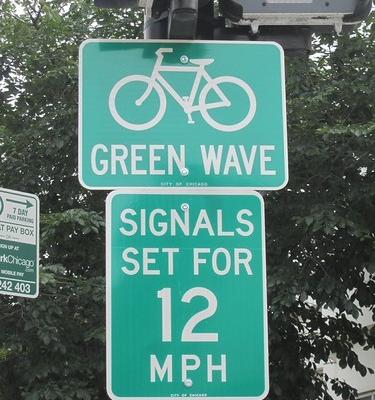 Sign-Green-Wave--Wells-Street-Chicago